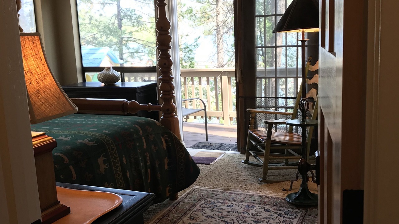 Photo of Bedroom in Groveland