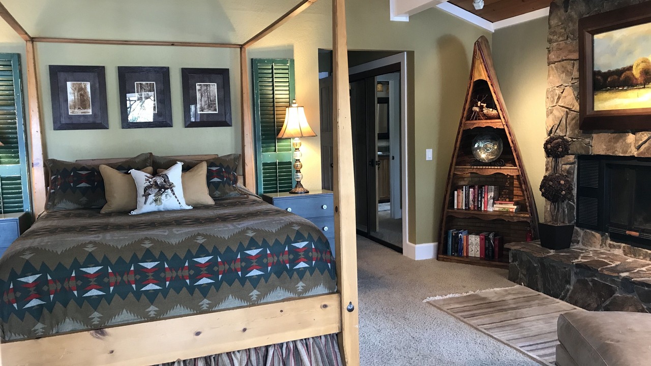 Photo of Bedroom in Groveland