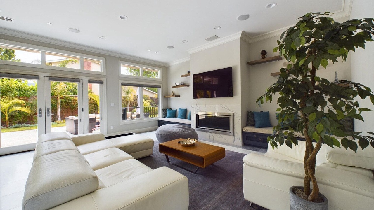 Photo of Livingroom in Saratoga