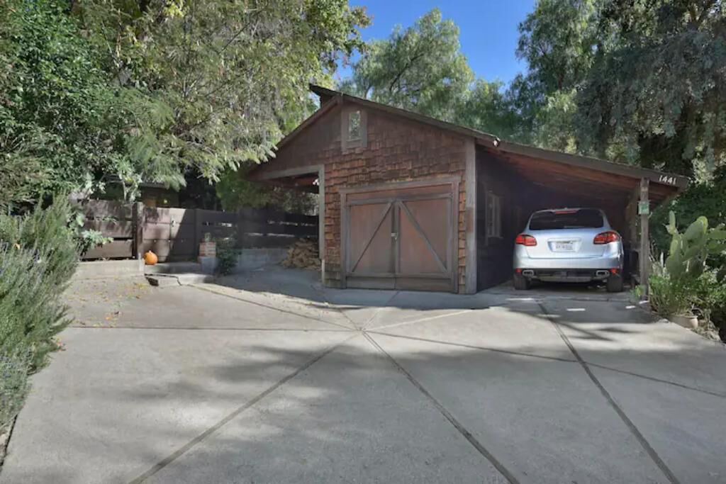 Photo of Others in Old Topanga