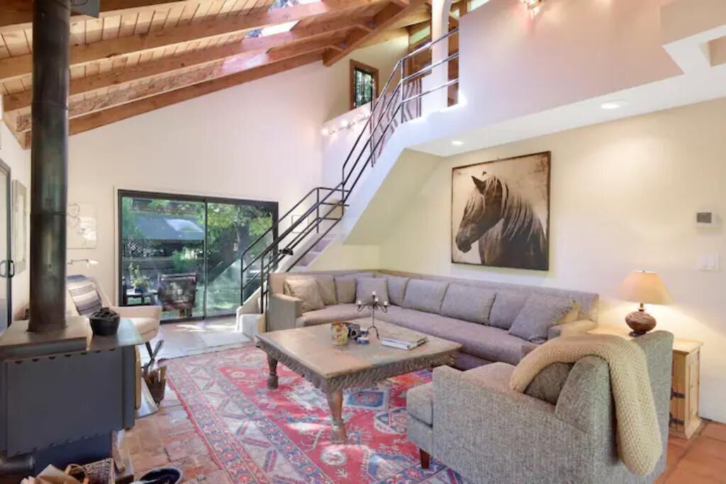 Photo of Livingroom in Old Topanga