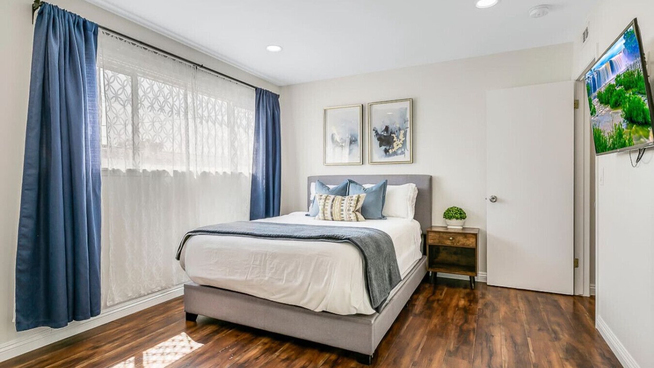 Photo of Bedroom in Midway City