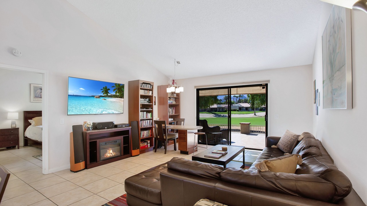 Photo of Livingroom in Palm Desert