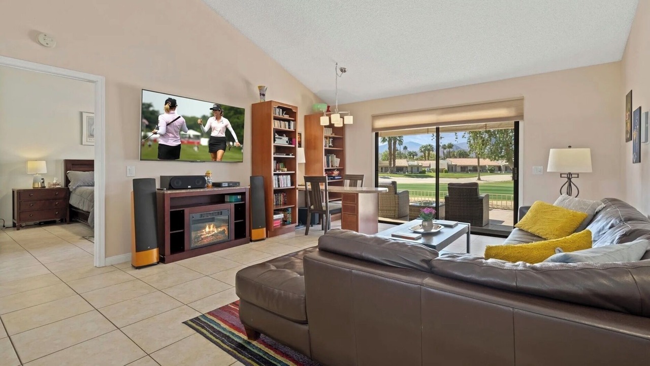 Photo of Livingroom in Palm Desert