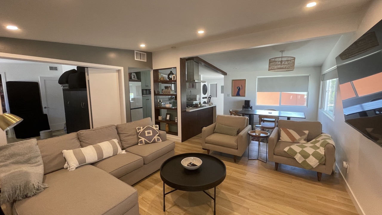 Photo of Livingroom in East Side Capistrano