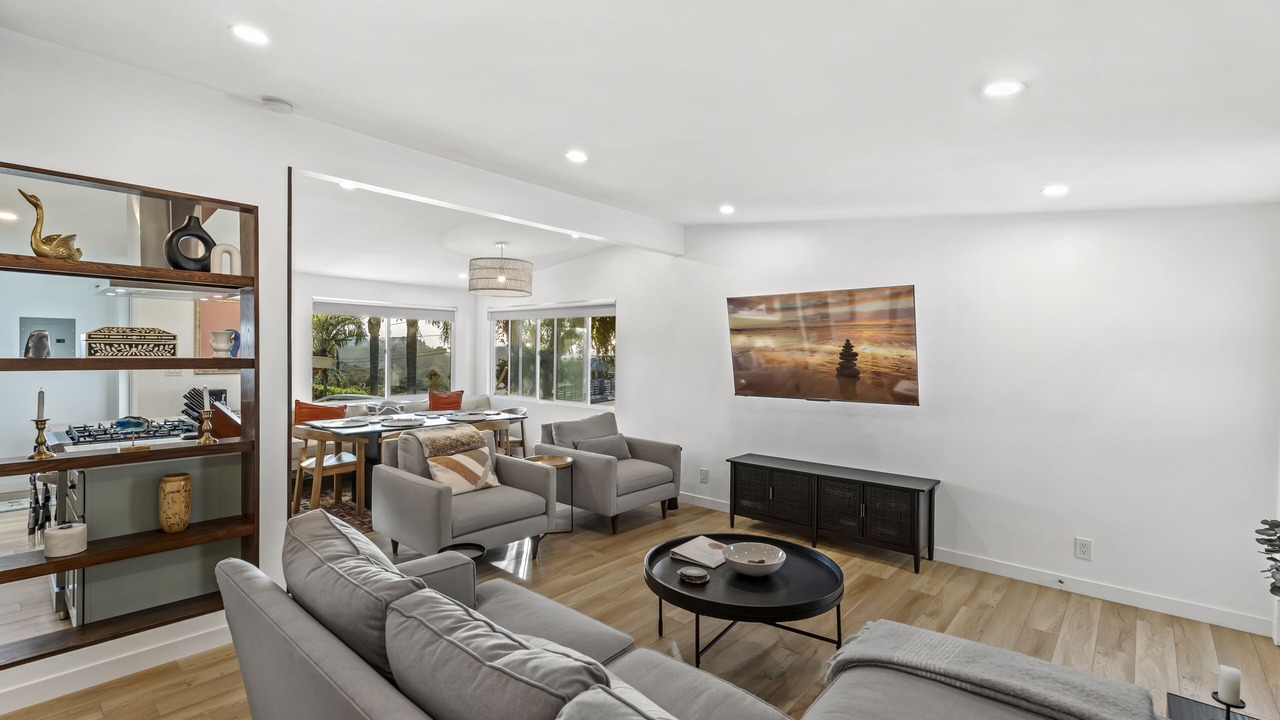 Photo of Livingroom in East Side Capistrano