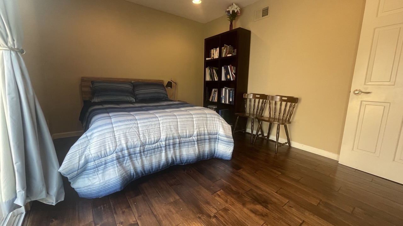 Photo of Bedroom in Allied Gardens