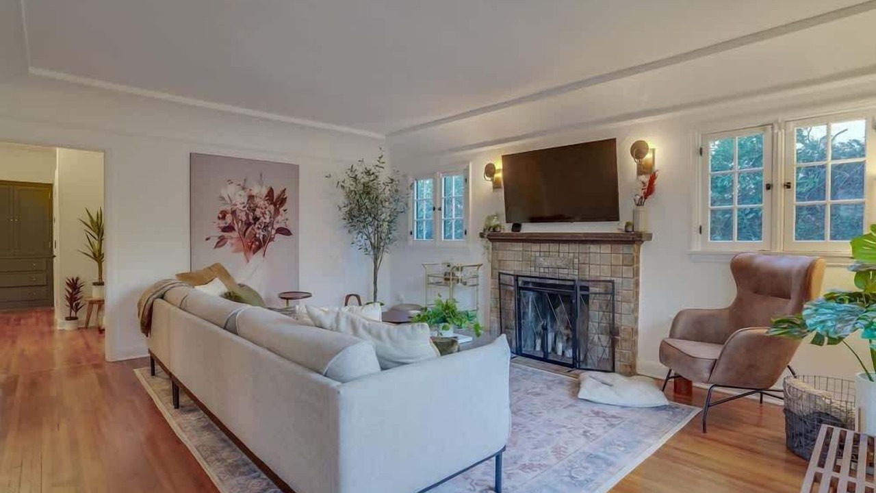Photo of Livingroom in Fairfax District