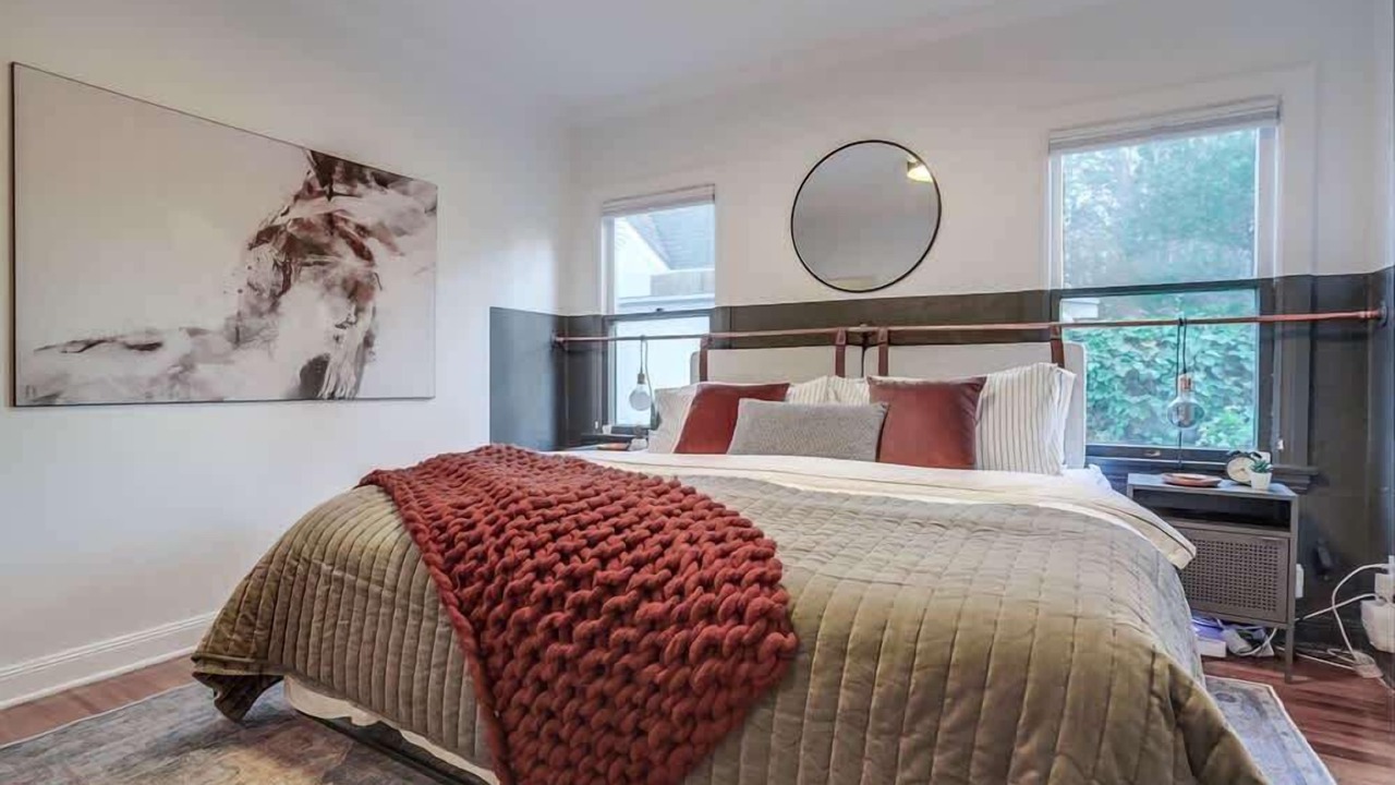 Photo of Bedroom in Fairfax District