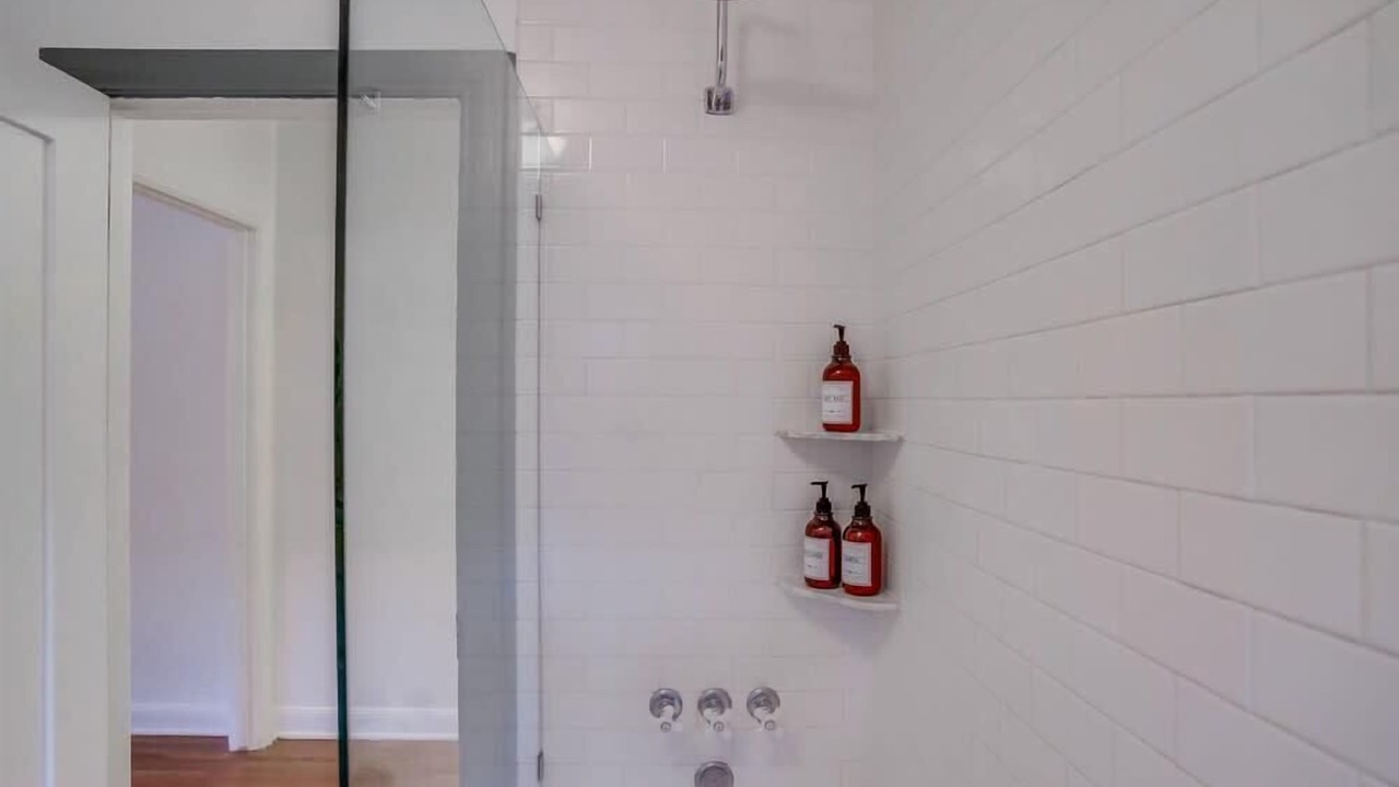 Photo of Bathroom in Fairfax District
