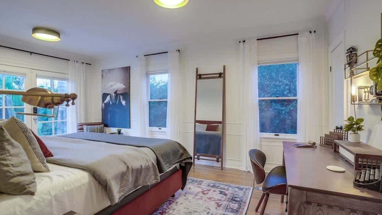 Photo of Bedroom in Fairfax District