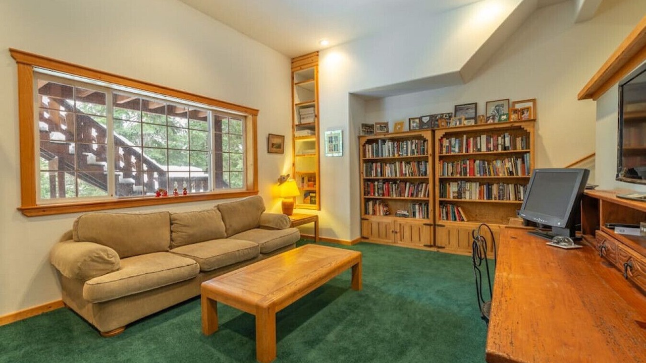 Photo of Livingroom in Truckee