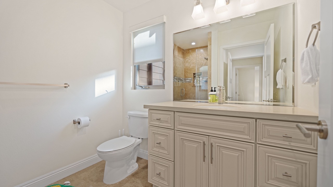 Photo of Bathroom in Lamanda Park