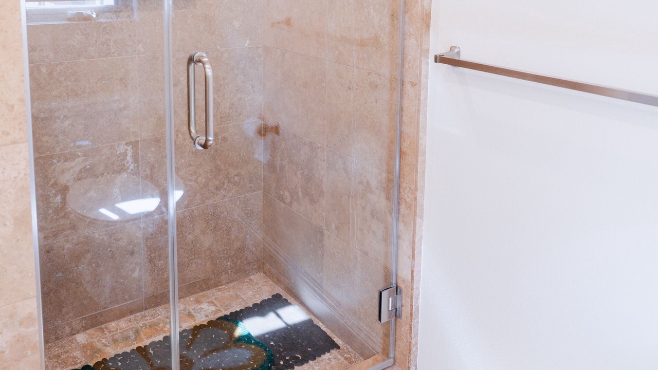 Photo of Bathroom in Lamanda Park