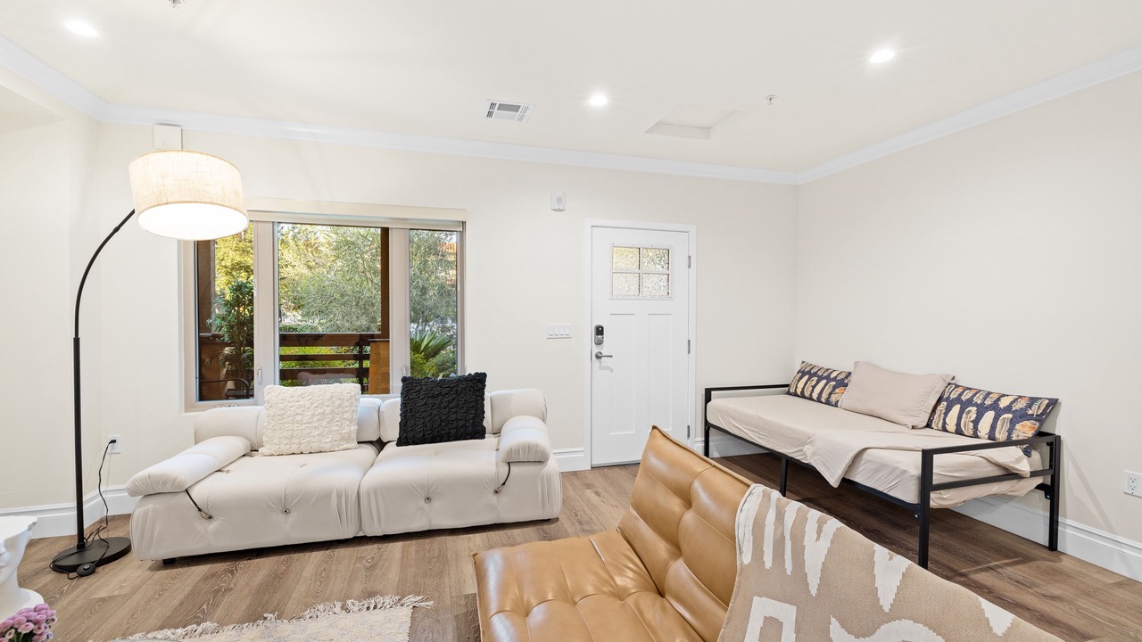 Photo of Livingroom in Lamanda Park