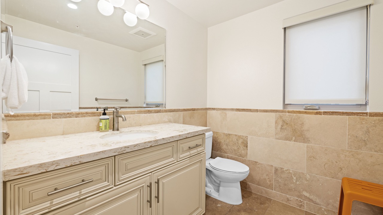Photo of Bathroom in Lamanda Park