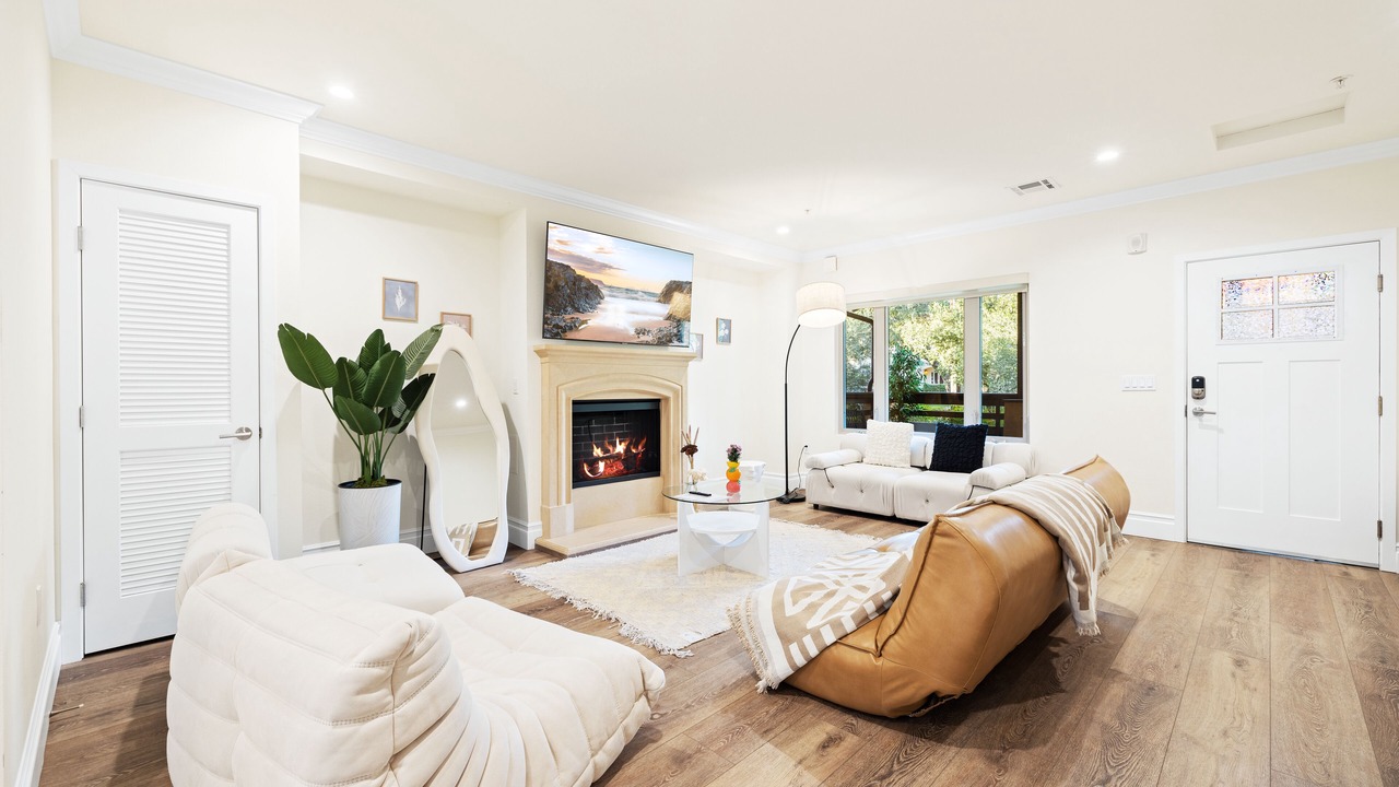 Photo of Livingroom in Lamanda Park