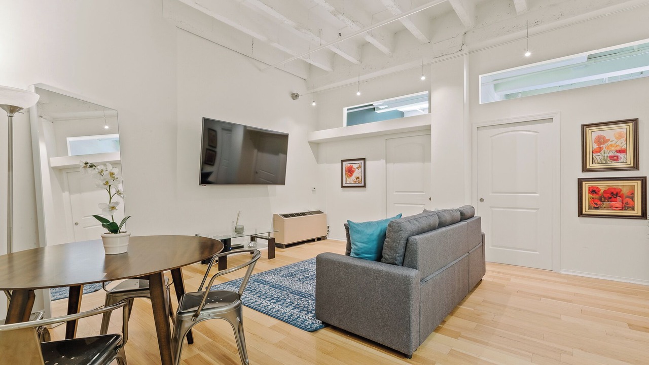 Photo of Livingroom in Historic Core