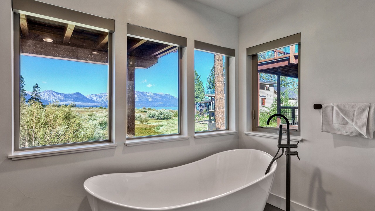 Photo of Bathroom in Al Tahoe