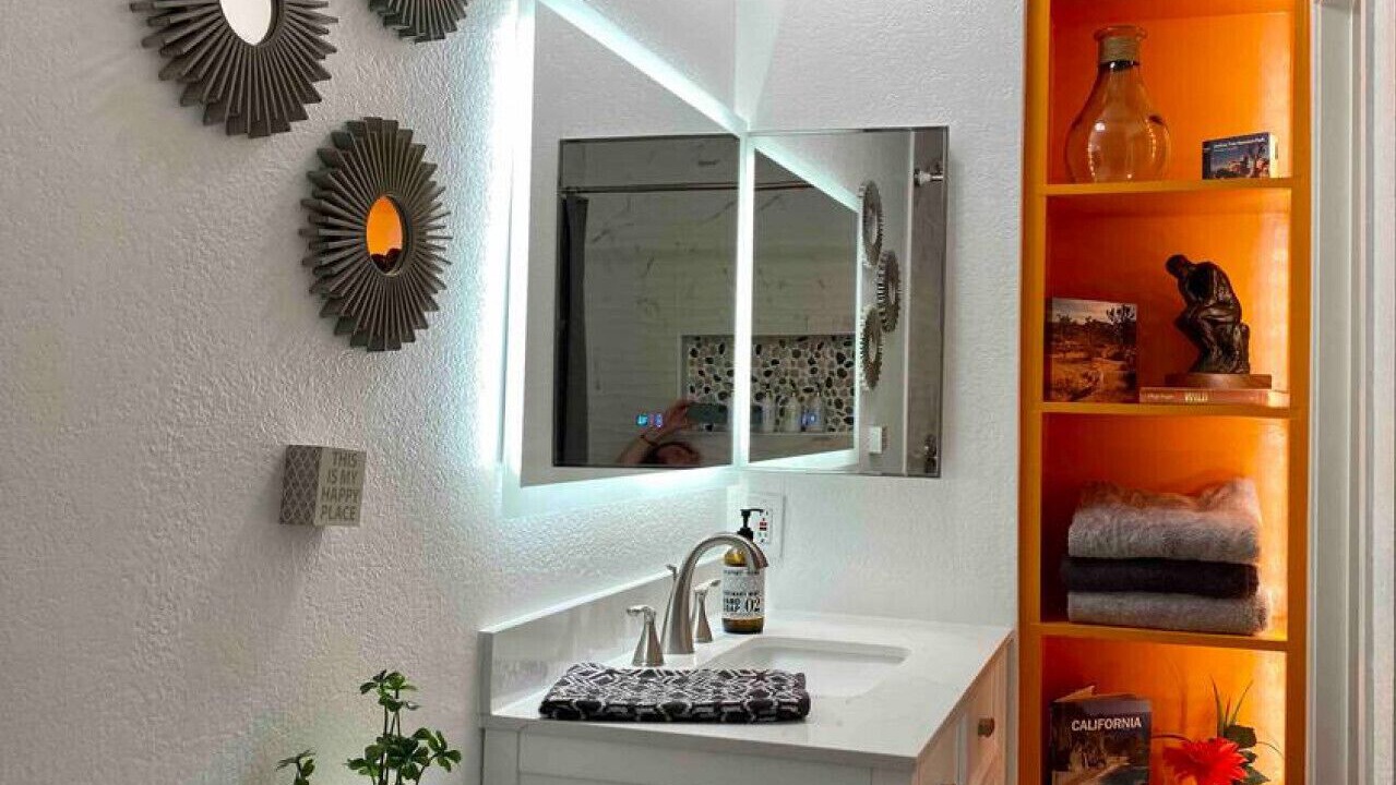 Photo of Bathroom in Racquet Club West