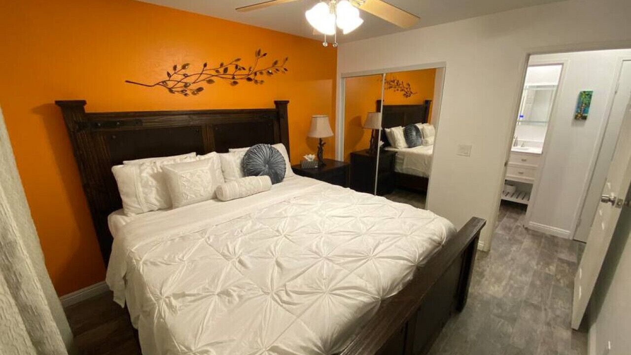 Photo of Bedroom in Racquet Club West