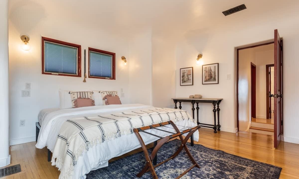 Photo of Bedroom in Hollywood