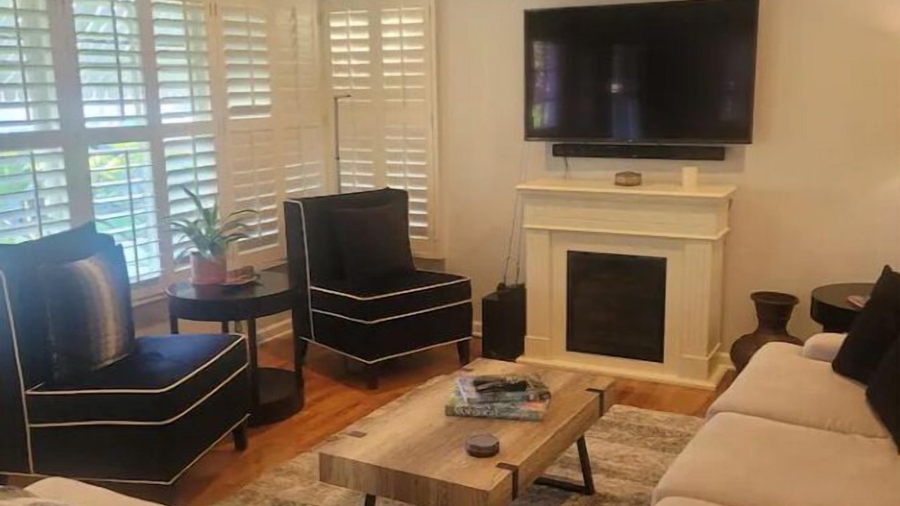 Photo of Livingroom in Belmont Park