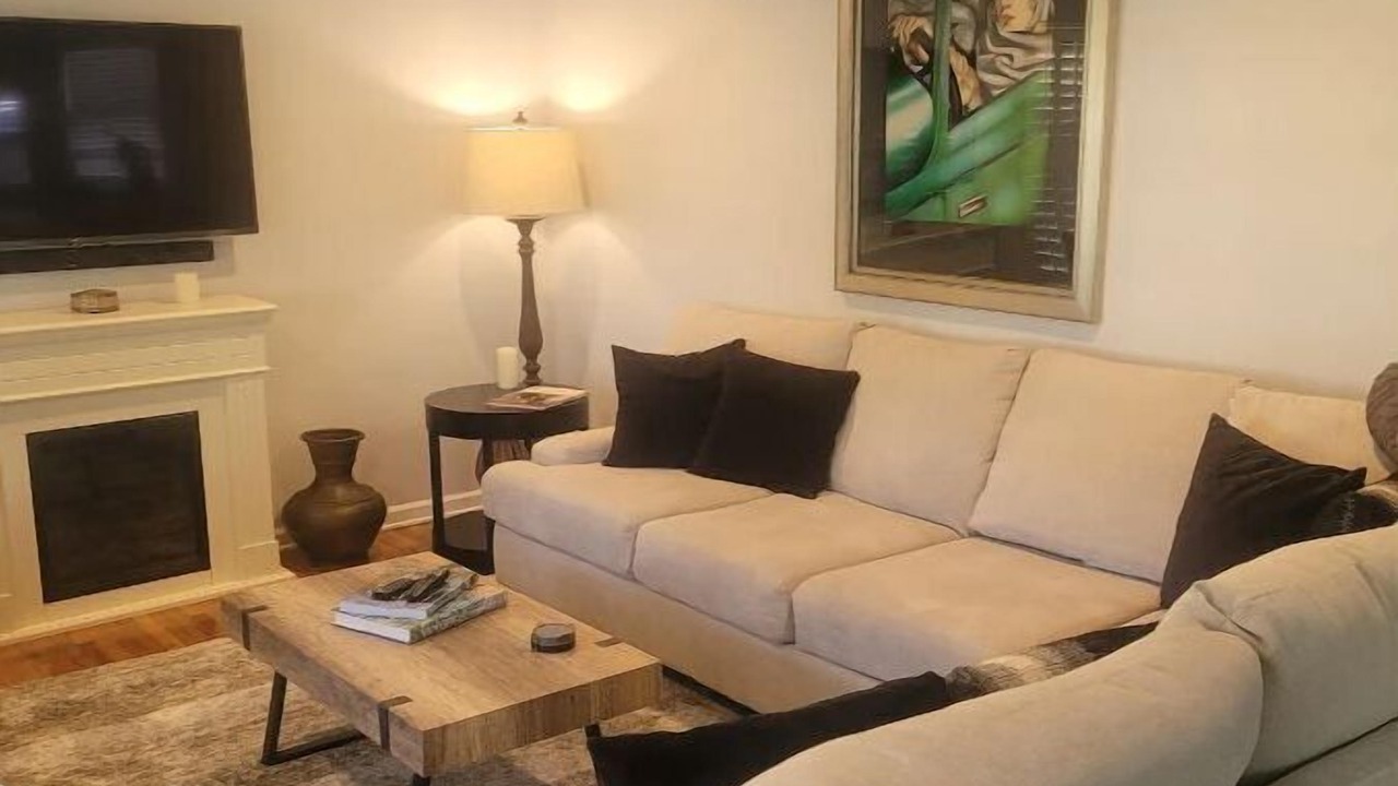Photo of Livingroom in Belmont Park