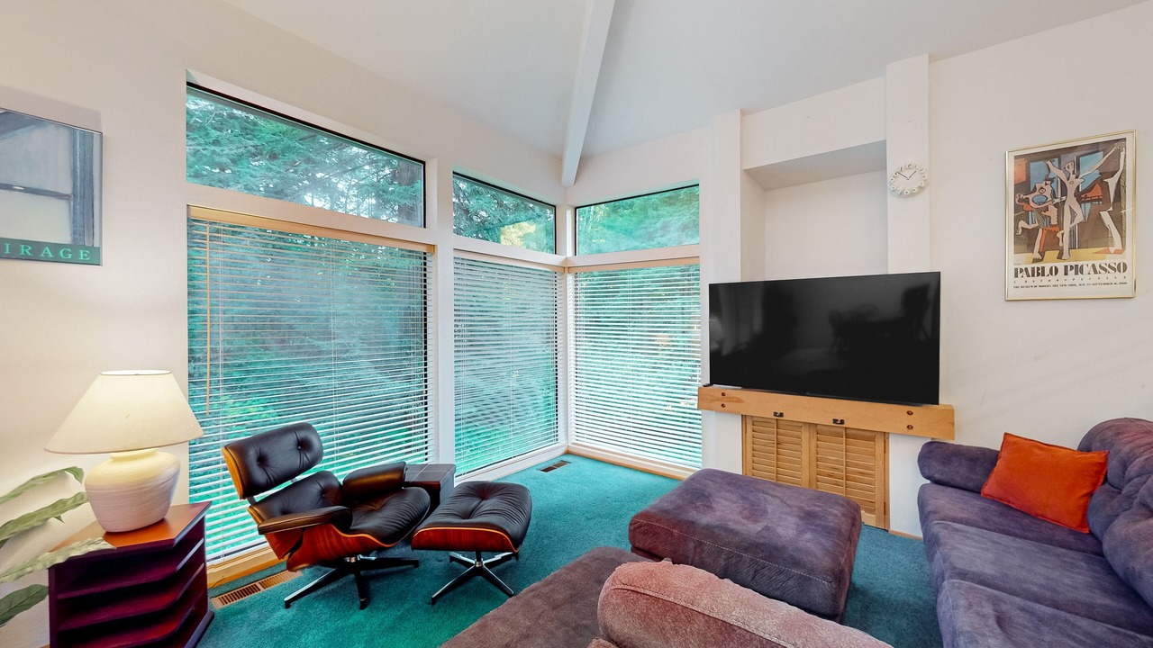 Photo of Livingroom in Crescent City