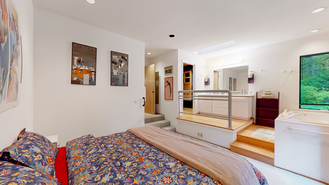 Photo of Bedroom in Crescent City