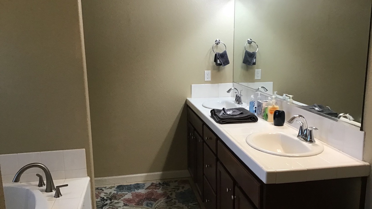 Photo of Bathroom in Lemoore