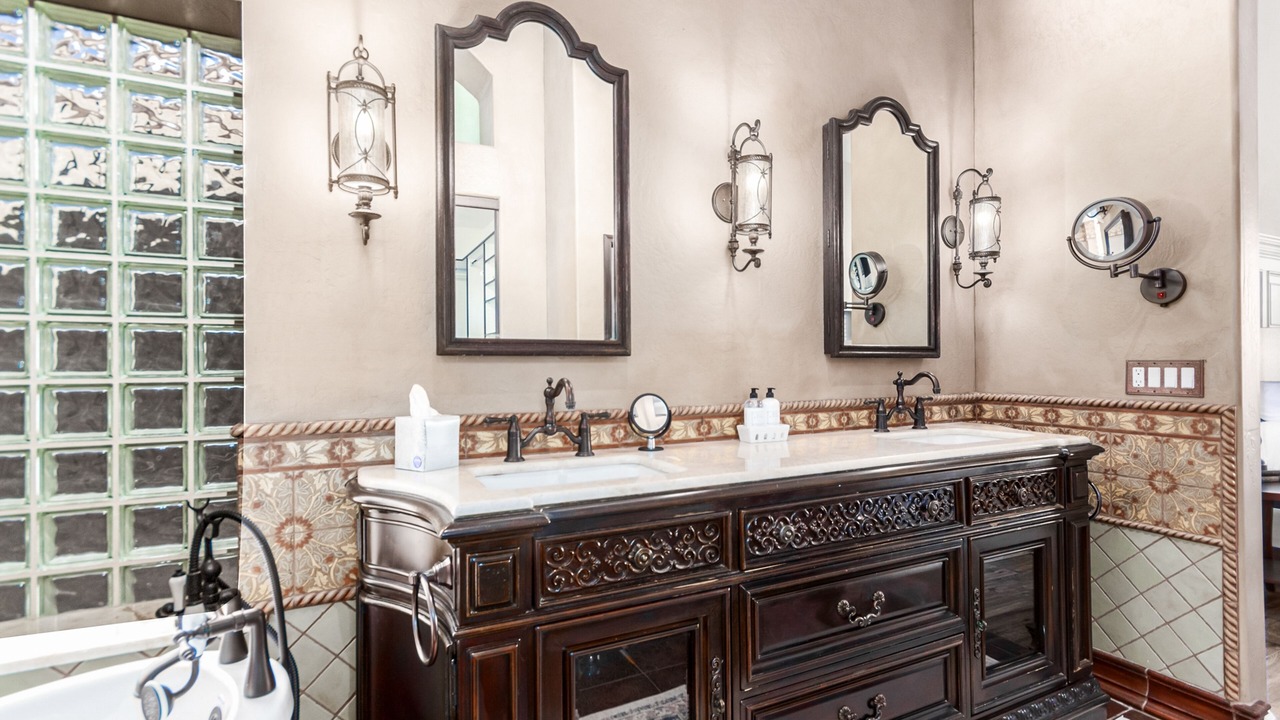 Photo of Bathroom in Foothills Club West