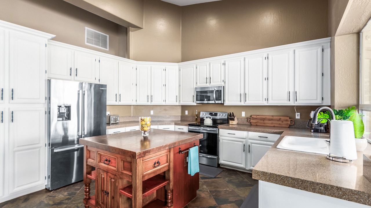 Photo of Kitchen in Foothills Club West