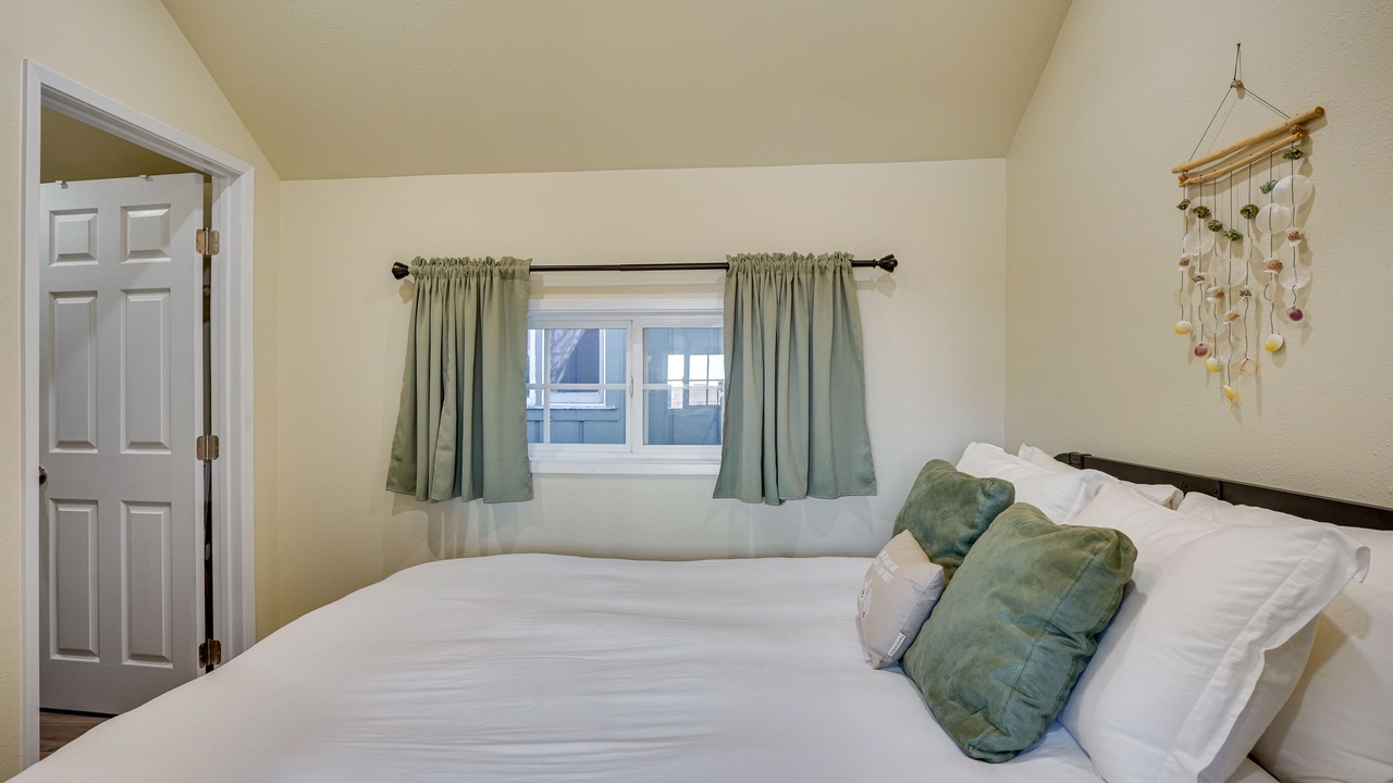 Photo of Bedroom in Avalon