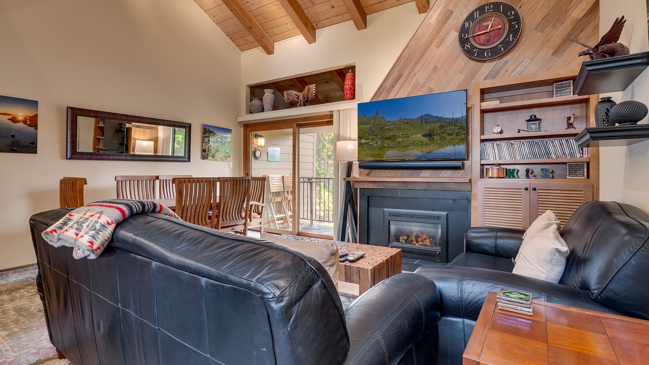 Photo of Livingroom in Carnelian Woods