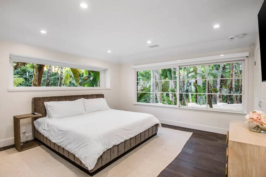 Photo of Bedroom in Beverly Hills