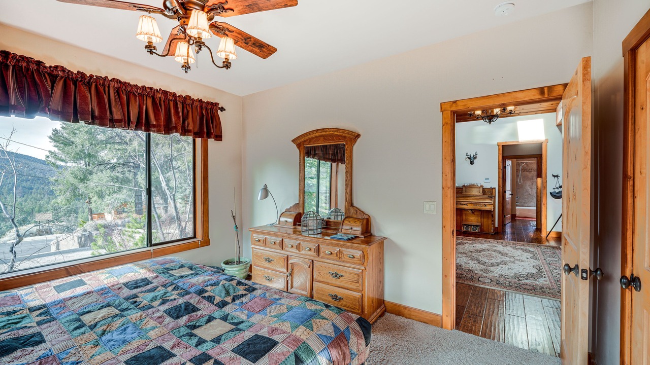 Photo of Bedroom in Pine Mountain Club