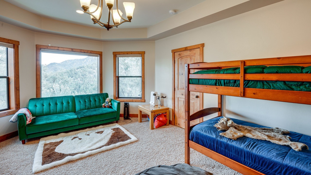 Photo of Bedroom in Pine Mountain Club