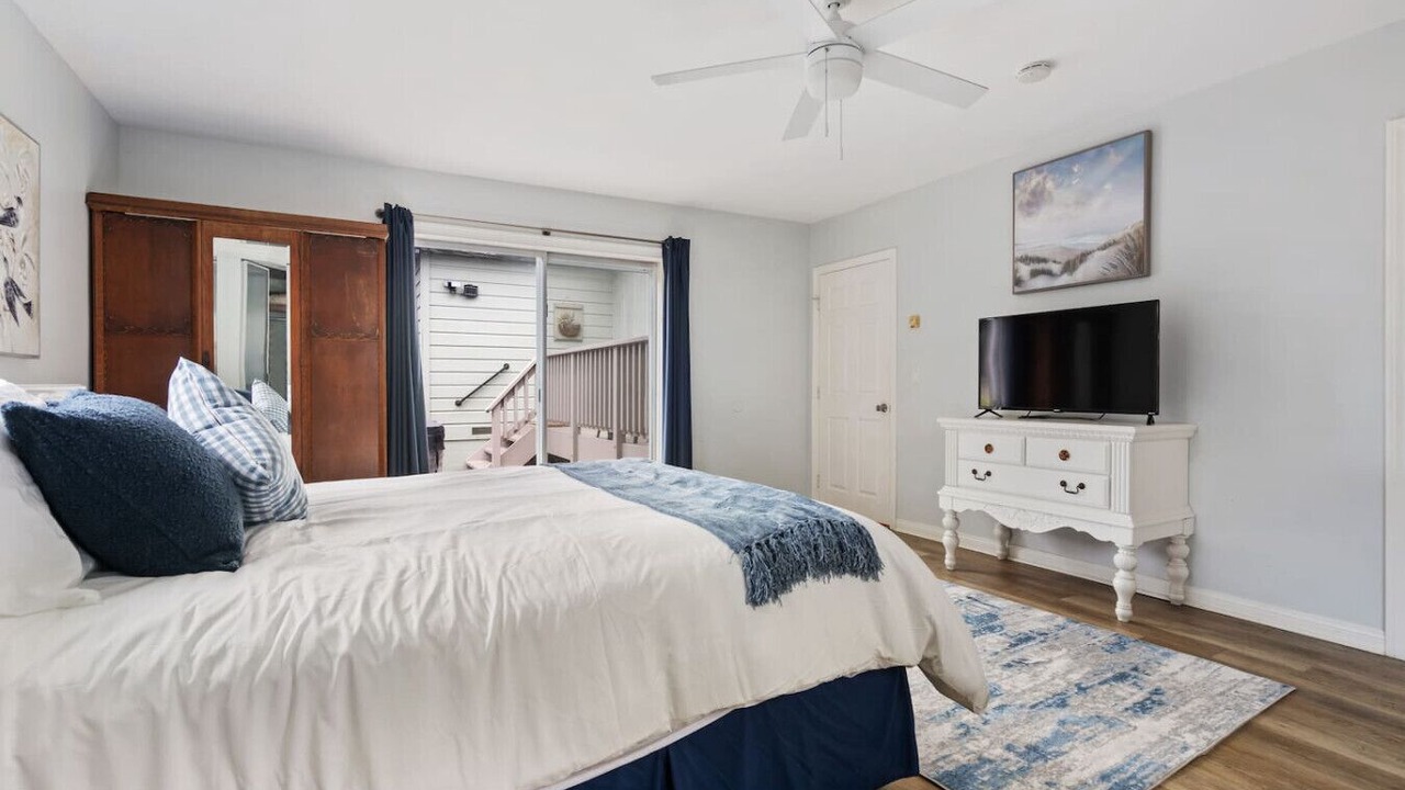 Photo of Bedroom in East Side Capistrano
