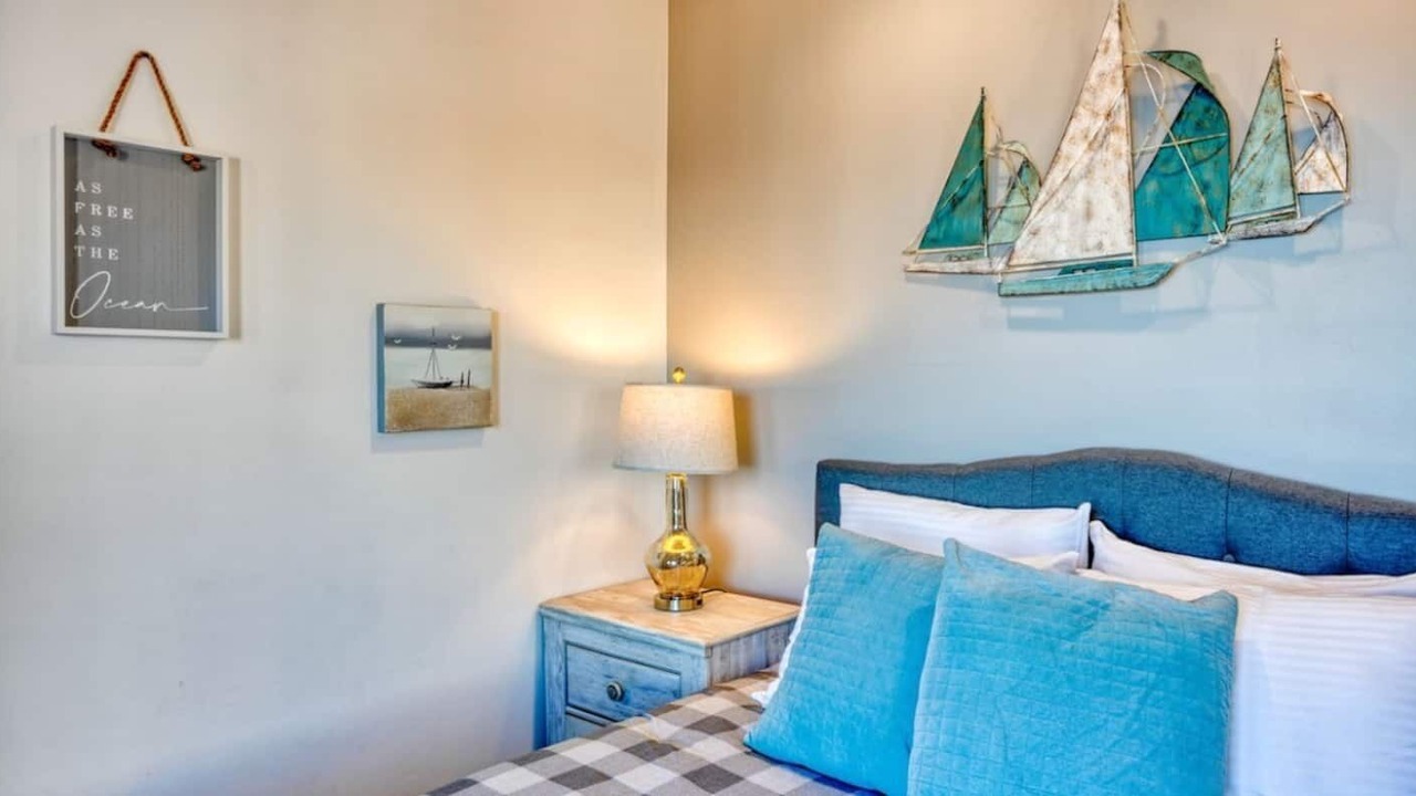 Photo of Bedroom in Avalon