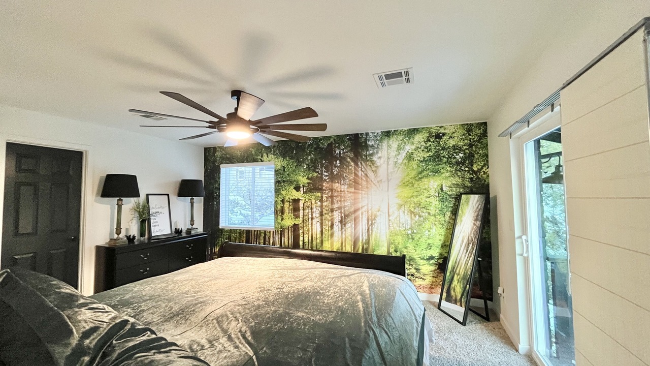 Photo of Bedroom in Oak Knoll Village