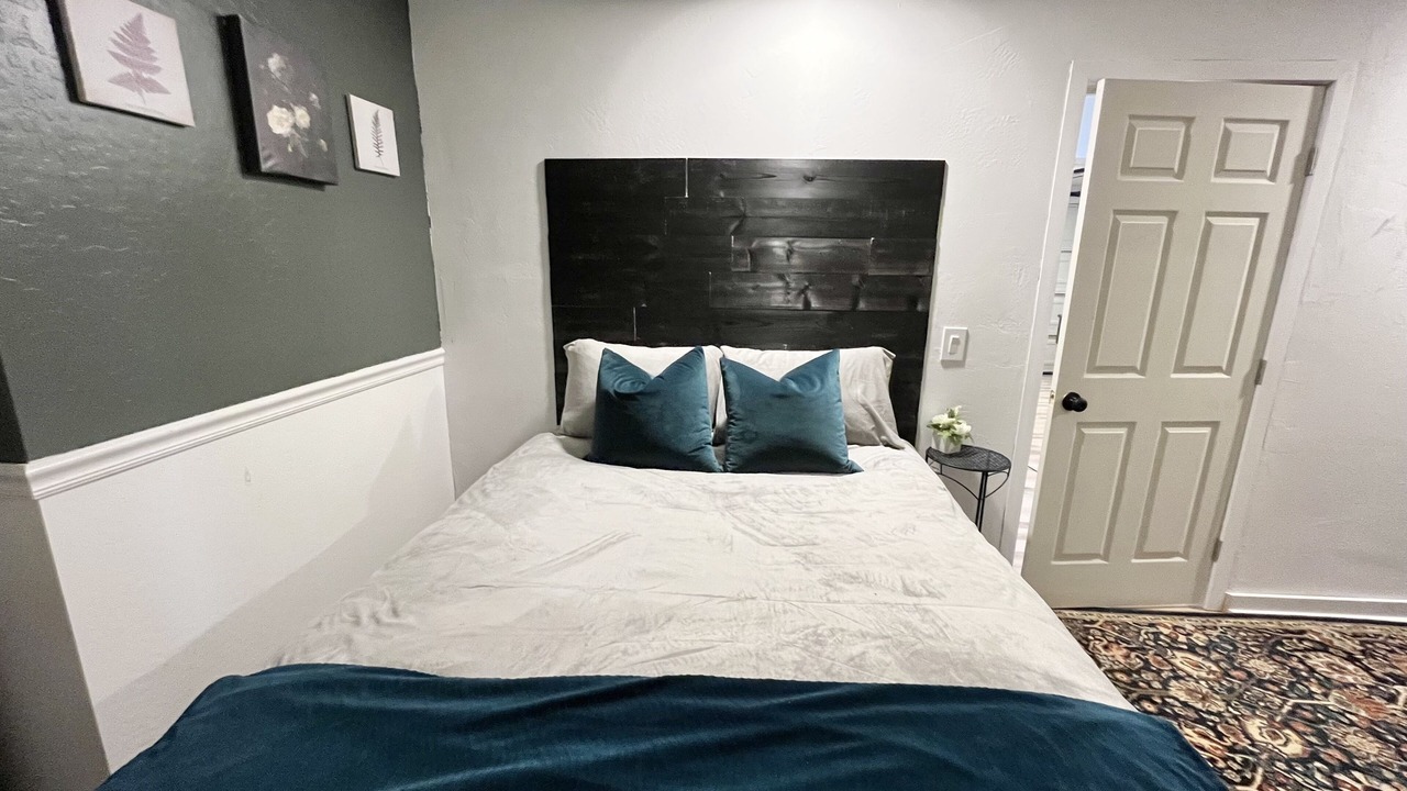 Photo of Bedroom in Oak Knoll Village