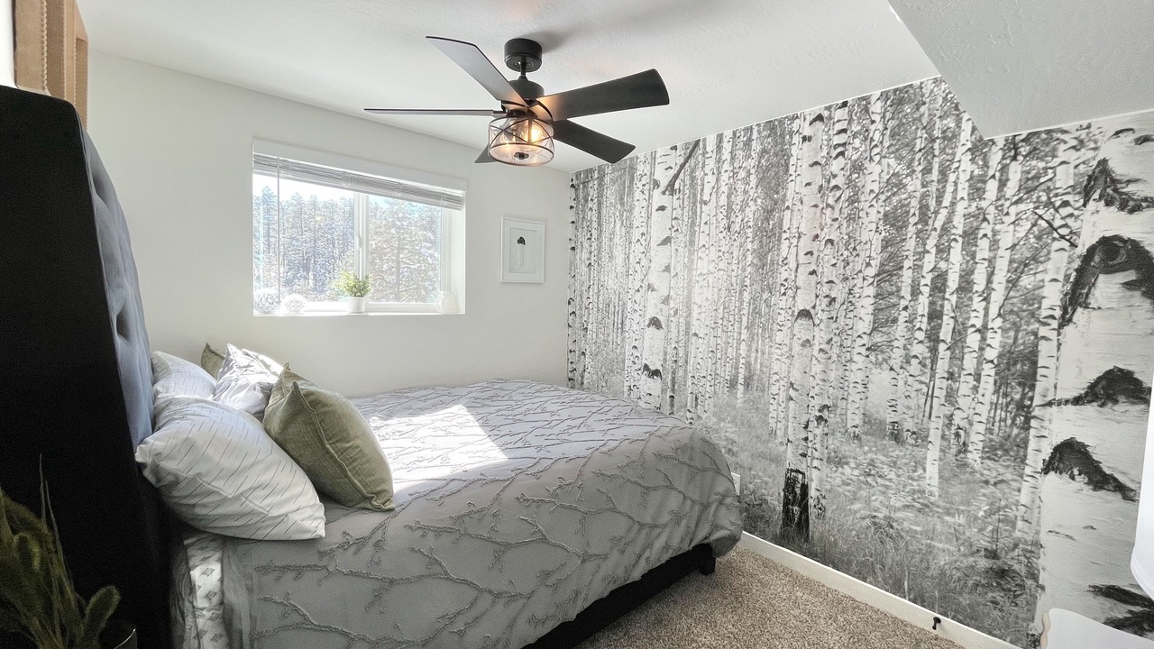 Photo of Bedroom in Oak Knoll Village