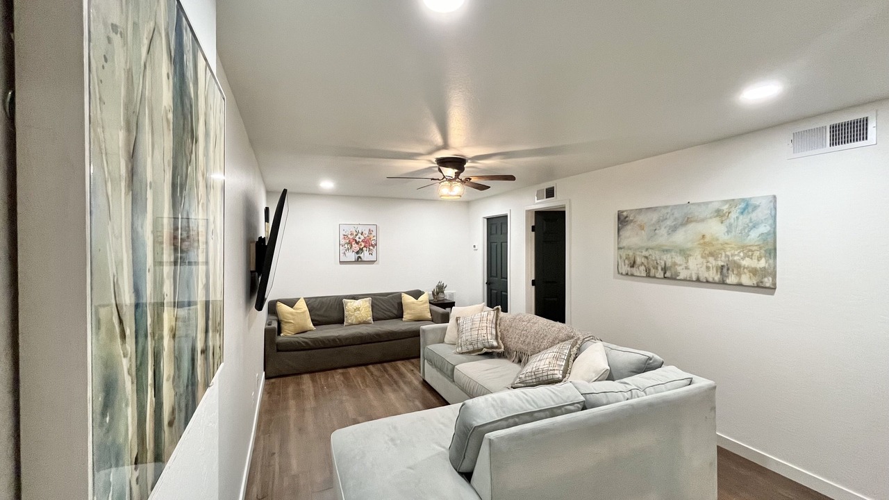 Photo of Livingroom in Oak Knoll Village