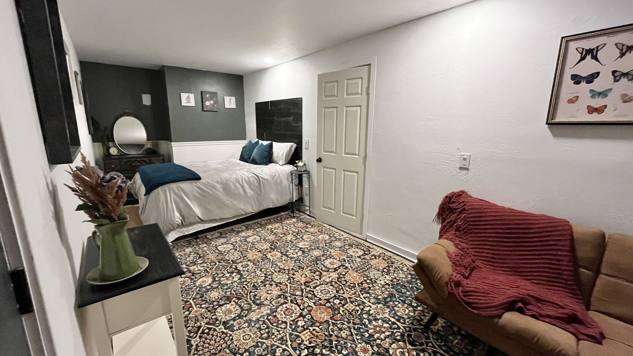 Photo of Bedroom in Oak Knoll Village