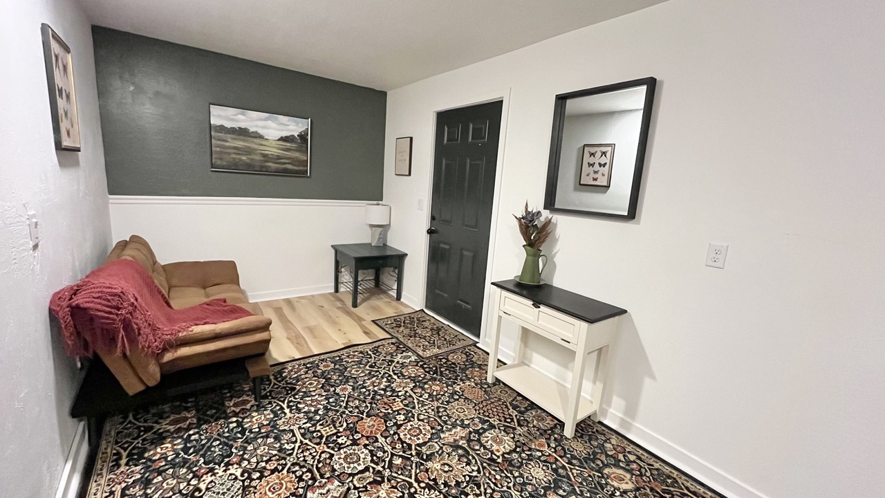 Photo of Livingroom in Oak Knoll Village