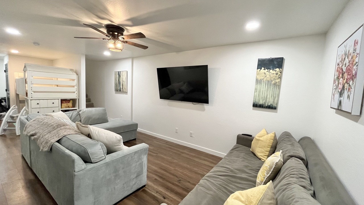 Photo of Livingroom in Oak Knoll Village