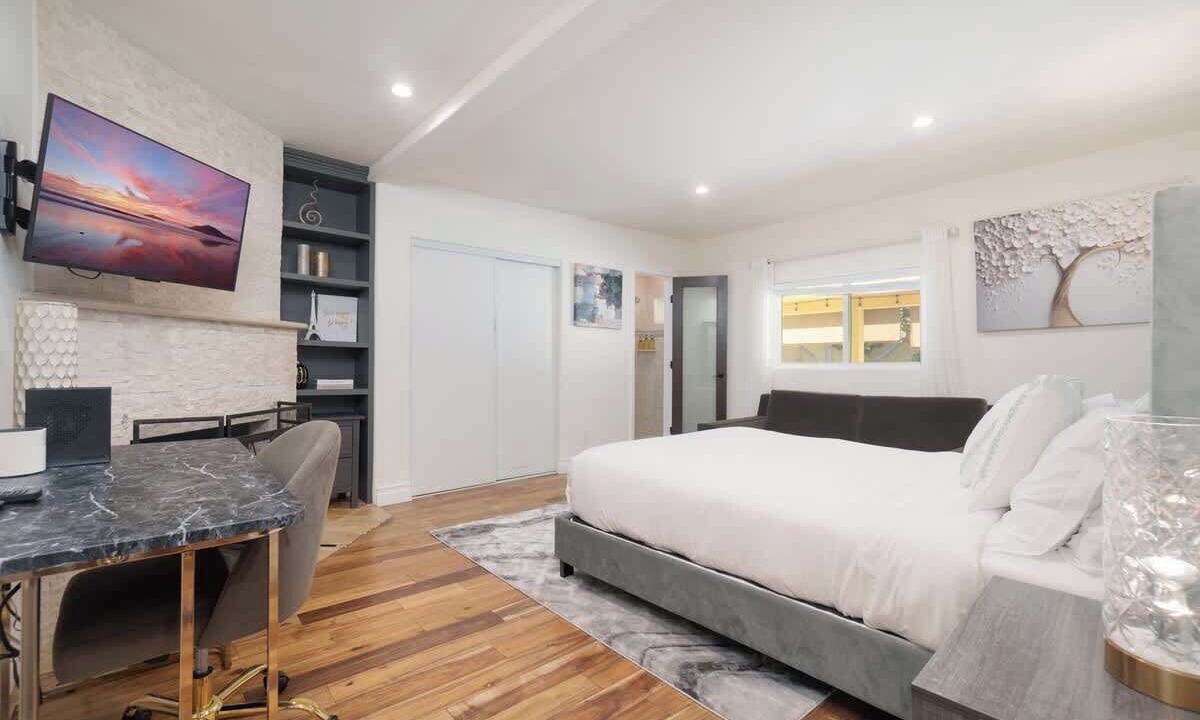 Photo of Bedroom in Encino