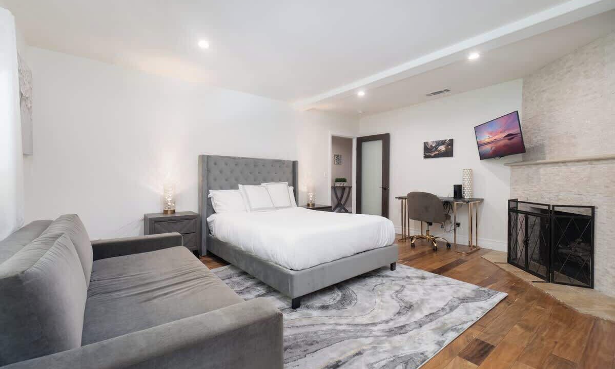 Photo of Bedroom in Encino