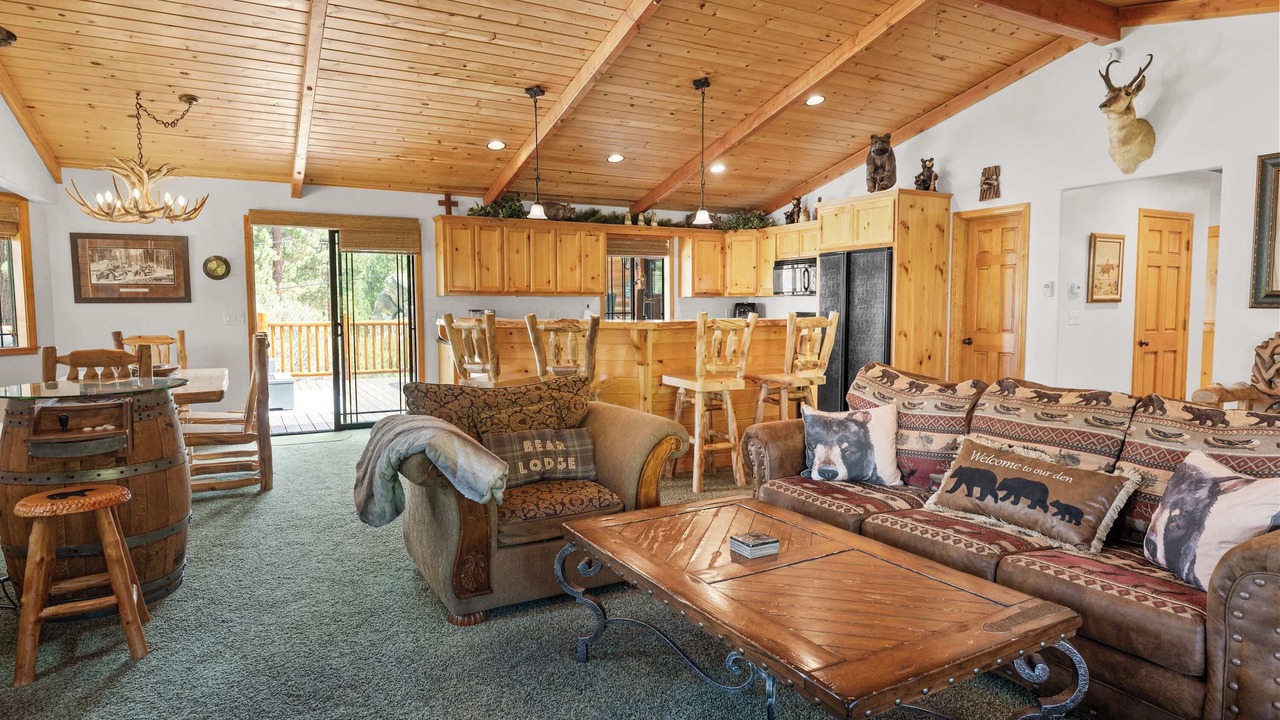 Photo of Livingroom in Castle Glen Estates